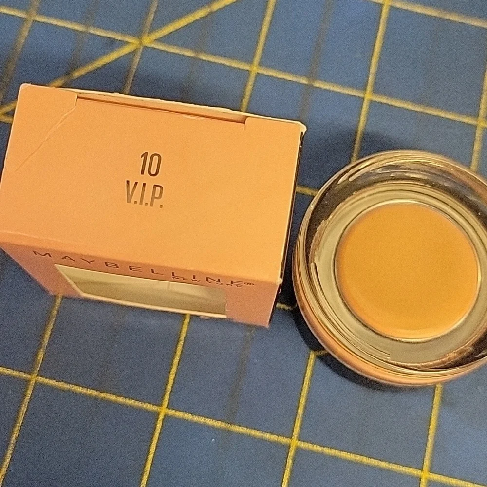 Maybelline Color Tattoo Eyeshadow 10 VIP 4g